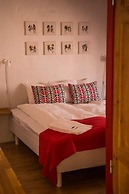 Magles Smiley Inn