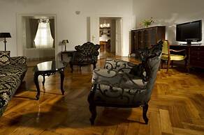 Antiq Palace Residences