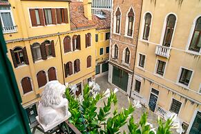 Palazzo San Luca