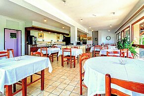 Brit Hotel Confort Pau Lons