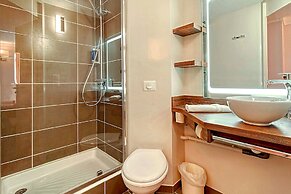 Brit Hotel Confort Pau Lons