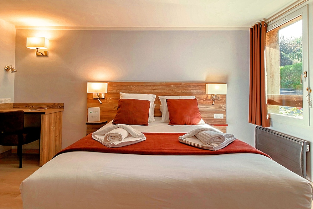 Brit Hotel Confort Pau Lons
