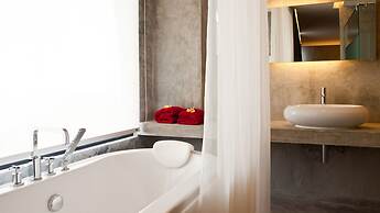 The Now Hotel