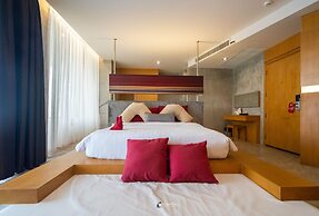 The Now Hotel