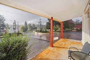 Black Gold Motel