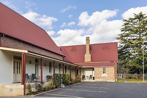 Black Gold Motel