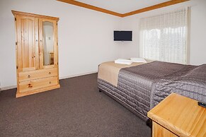 Black Gold Motel