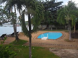 Blu' Beach Bungalows