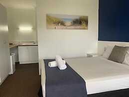 Blue Pelican Motel
