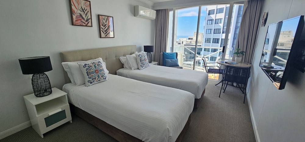 Broadbeach Holiday Apartments, Store 19
