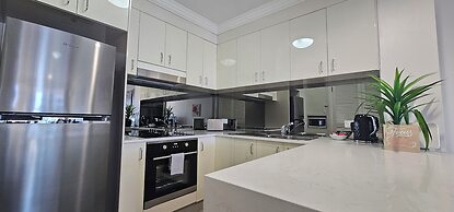 Broadbeach Holiday Apartments, Store 19