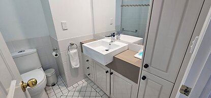 Broadbeach Holiday Apartments, Store 19