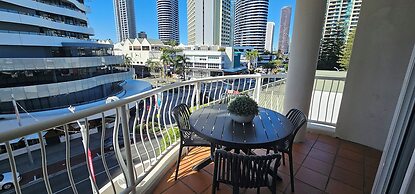 Broadbeach Holiday Apartments, Store 19