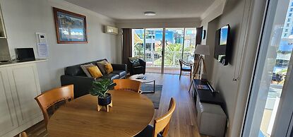 Broadbeach Holiday Apartments, Store 19