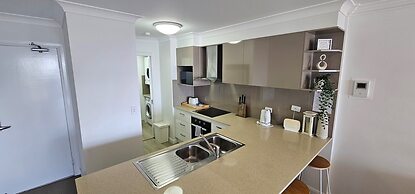 Broadbeach Holiday Apartments, Store 19