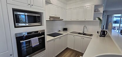 Broadbeach Holiday Apartments, Store 19