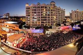 Broadbeach Holiday Apartments, Store 19