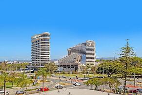 Broadbeach Holiday Apartments, Store 19