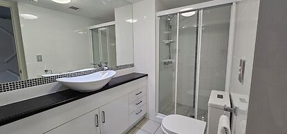 Broadbeach Holiday Apartments, Store 19