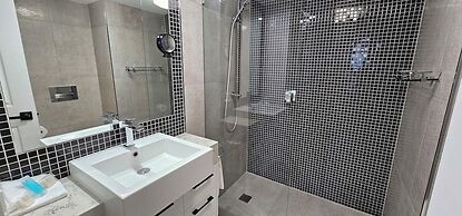 Broadbeach Holiday Apartments, Store 19