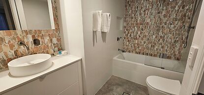 Broadbeach Holiday Apartments, Store 19