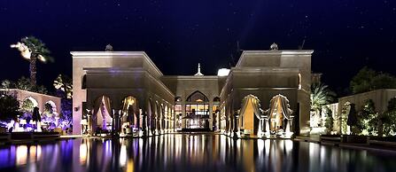 Palais Namaskar