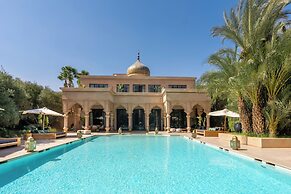 Palais Namaskar