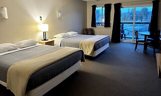 West Coast Motel