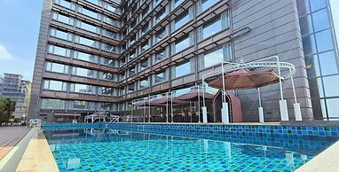 S Aura Hotel