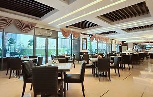 S Aura Hotel
