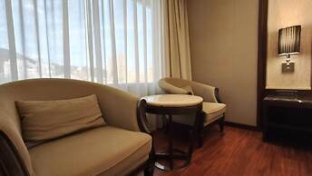 S Aura Hotel