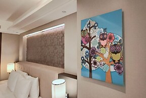 S Aura Hotel
