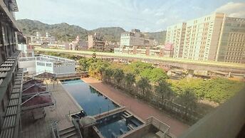 S Aura Hotel