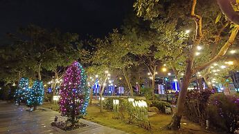 S Aura Hotel