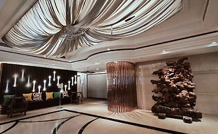 S Aura Hotel