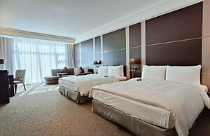 S Aura Hotel