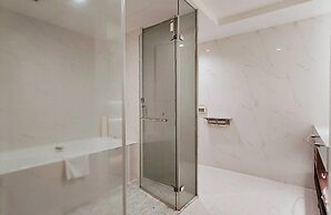 S Aura Hotel