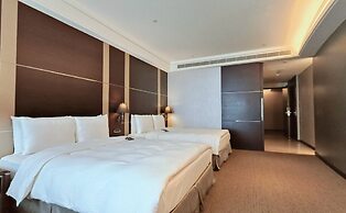S Aura Hotel