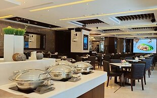 S Aura Hotel