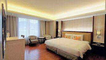 S Aura Hotel