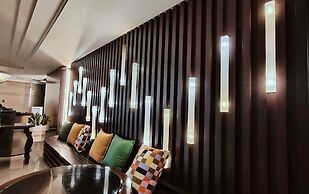 S Aura Hotel