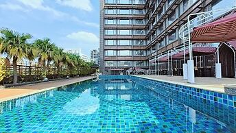 S Aura Hotel