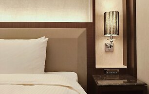 S Aura Hotel