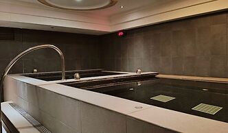 S Aura Hotel