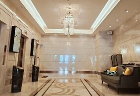 S Aura Hotel