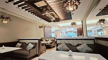 S Aura Hotel
