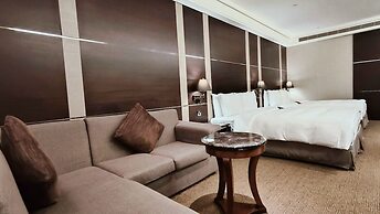 S Aura Hotel