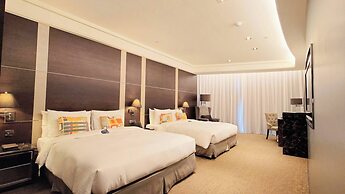 S Aura Hotel