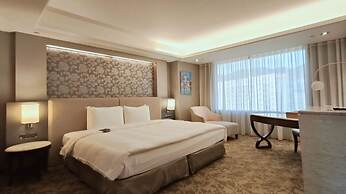 S Aura Hotel
