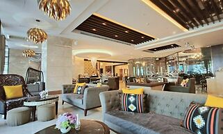 S Aura Hotel